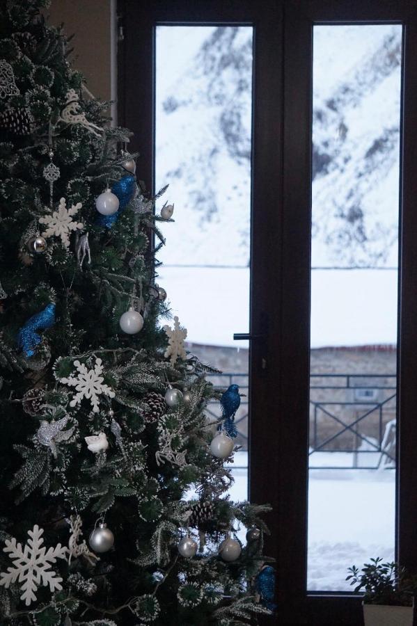 Hotel Elegant Kazbegi Exterior photo