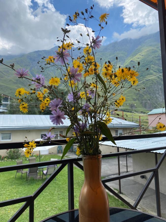 Hotel Elegant Kazbegi Exterior photo