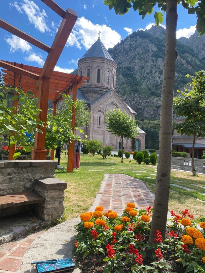 Hotel Elegant Kazbegi Exterior photo